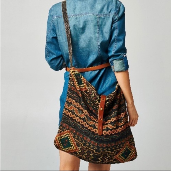 Woven Crossbody Shoulder Bag - Picture 2 of 10